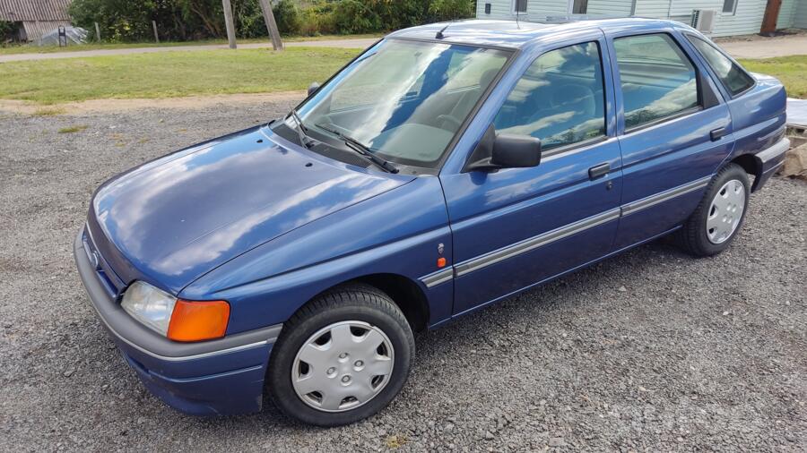 Ford Escort 5 generation Hatchback 5-doors