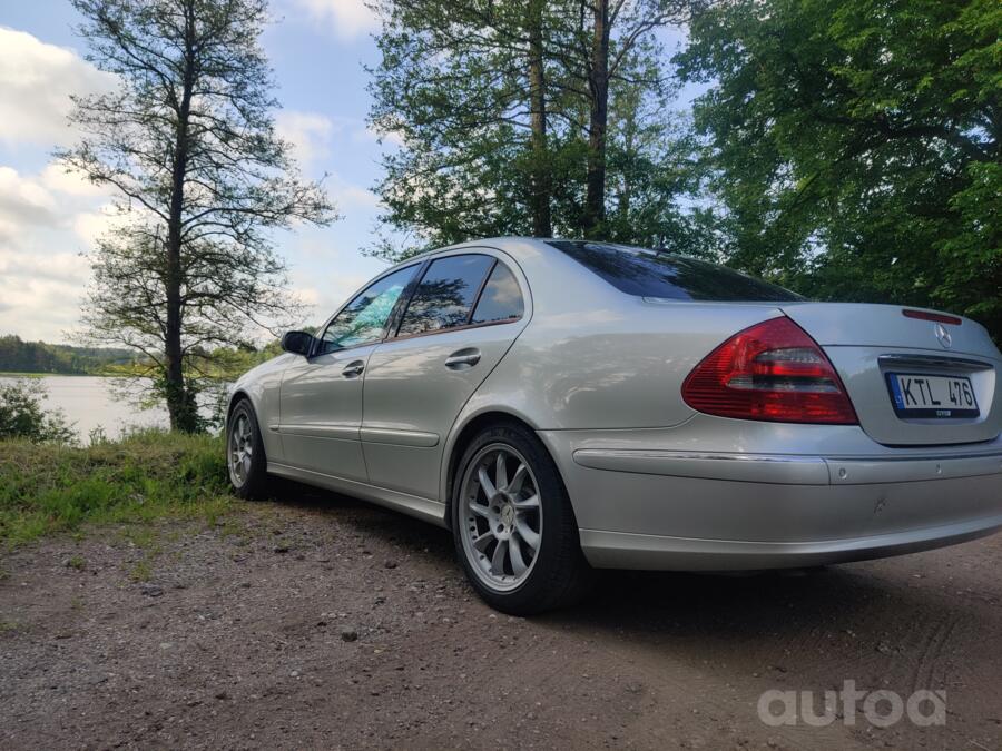 Mercedes-Benz E-Class W211 Sedan