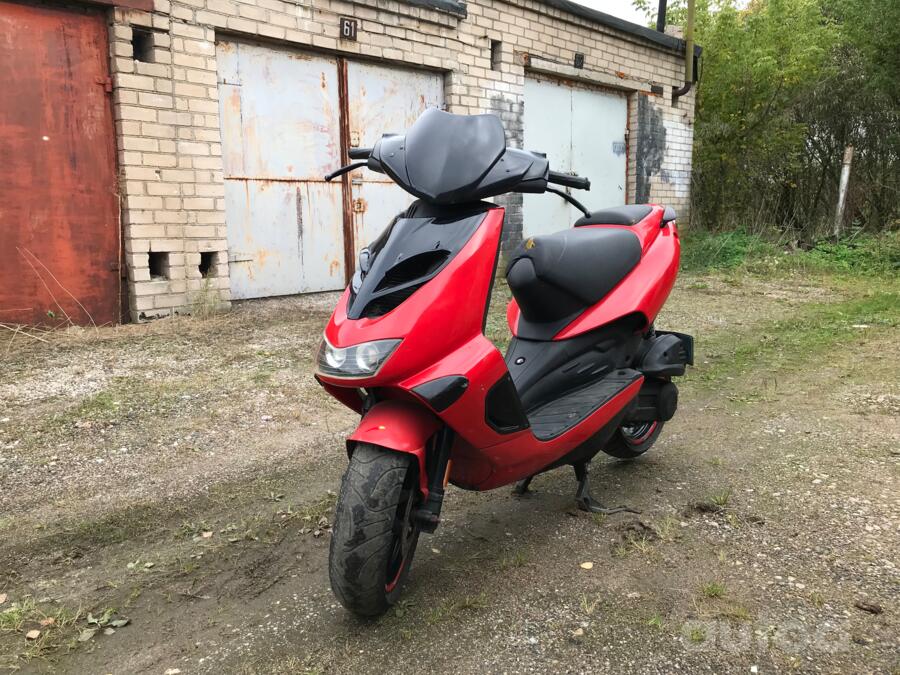Aprilia SR