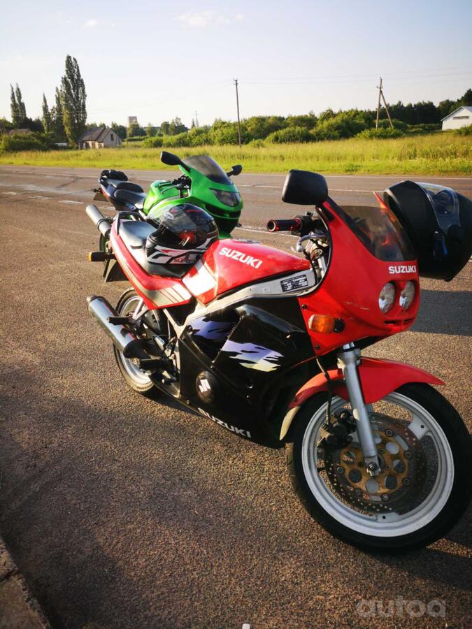 Suzuki GS