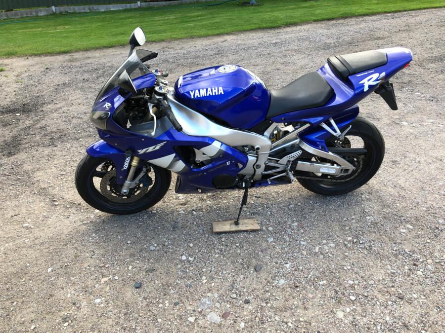 Yamaha R1