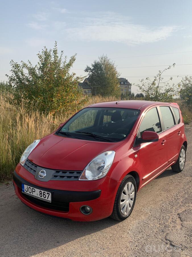 Nissan Note E11 Hatchback