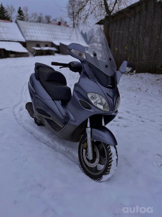 Piaggio X9