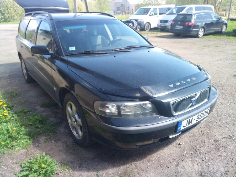 Volvo V70 2 generation wagon