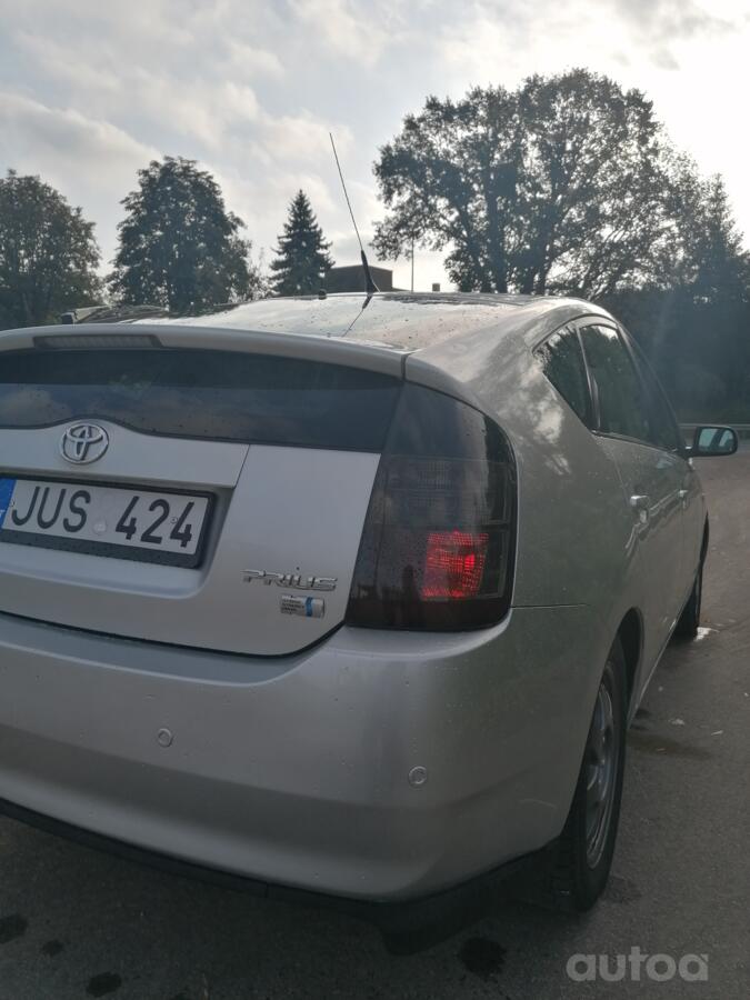 Toyota Prius 2 generation Hatchback