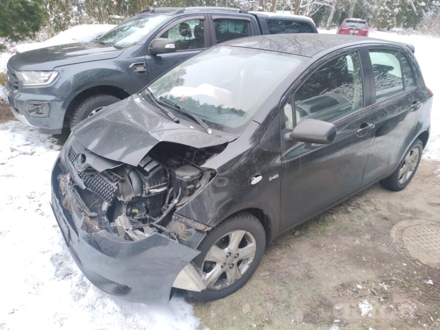 Toyota Yaris 2 generation
