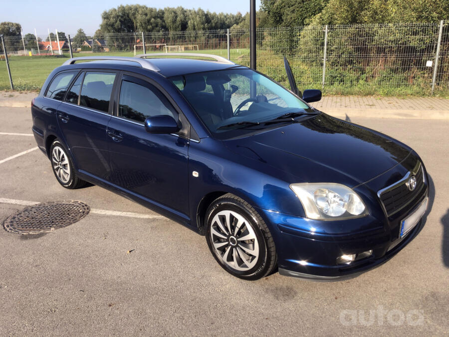Toyota Avensis 2 generation wagon