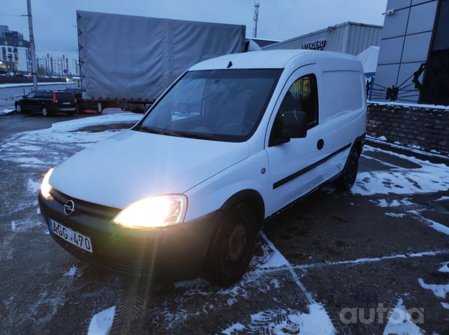 Opel Combo C Tour minivan