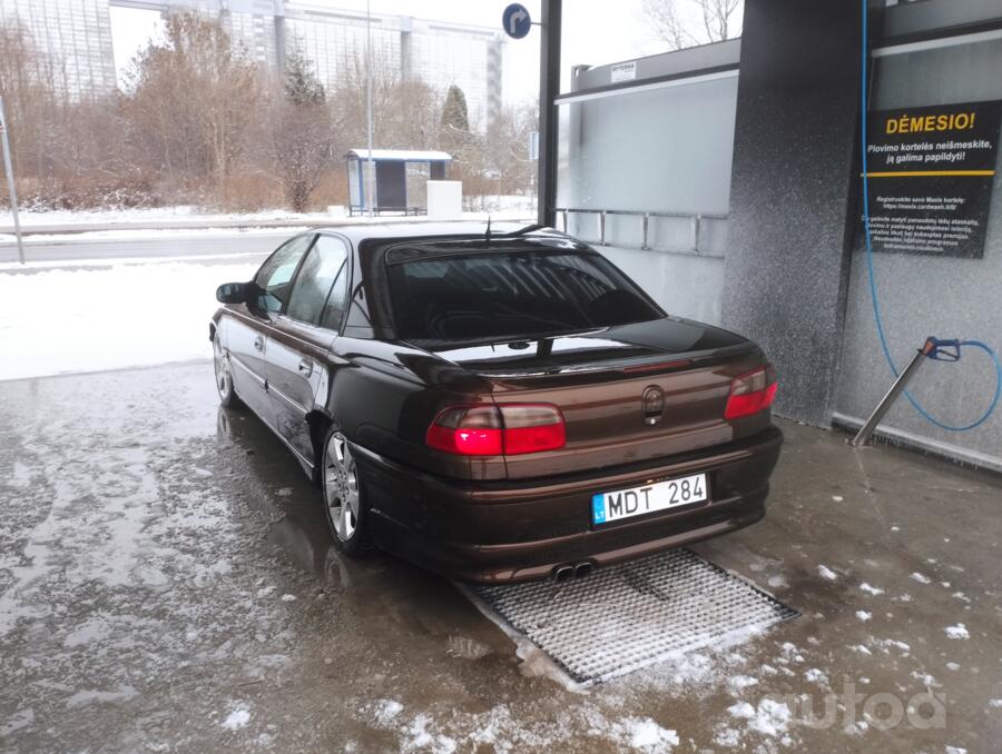 Opel Omega B Sedan