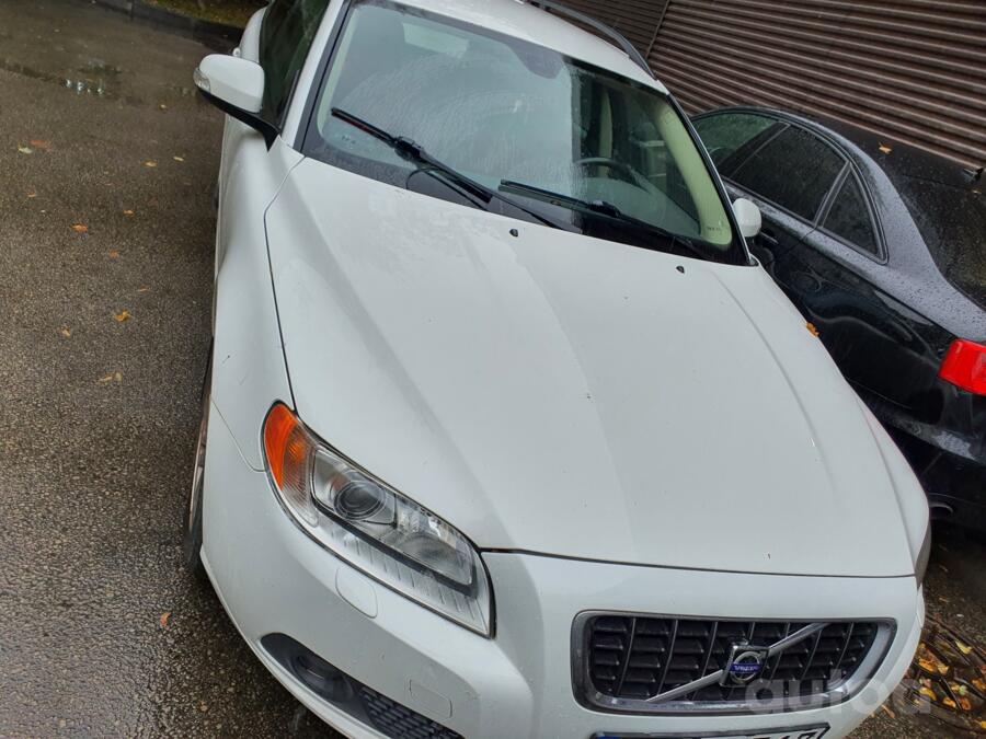 Volvo V70 3 generation wagon