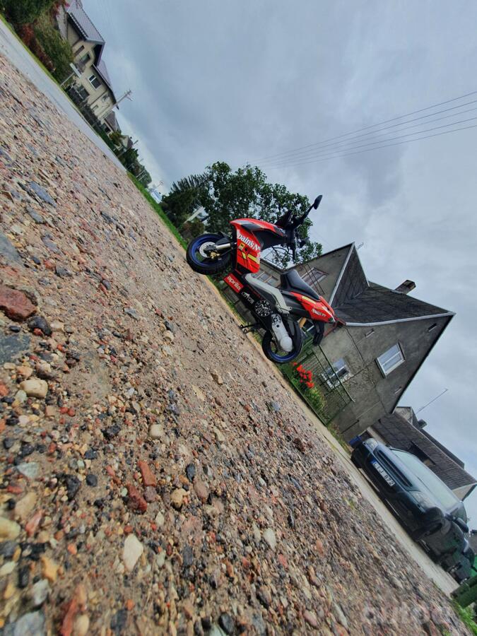 Aprilia SR