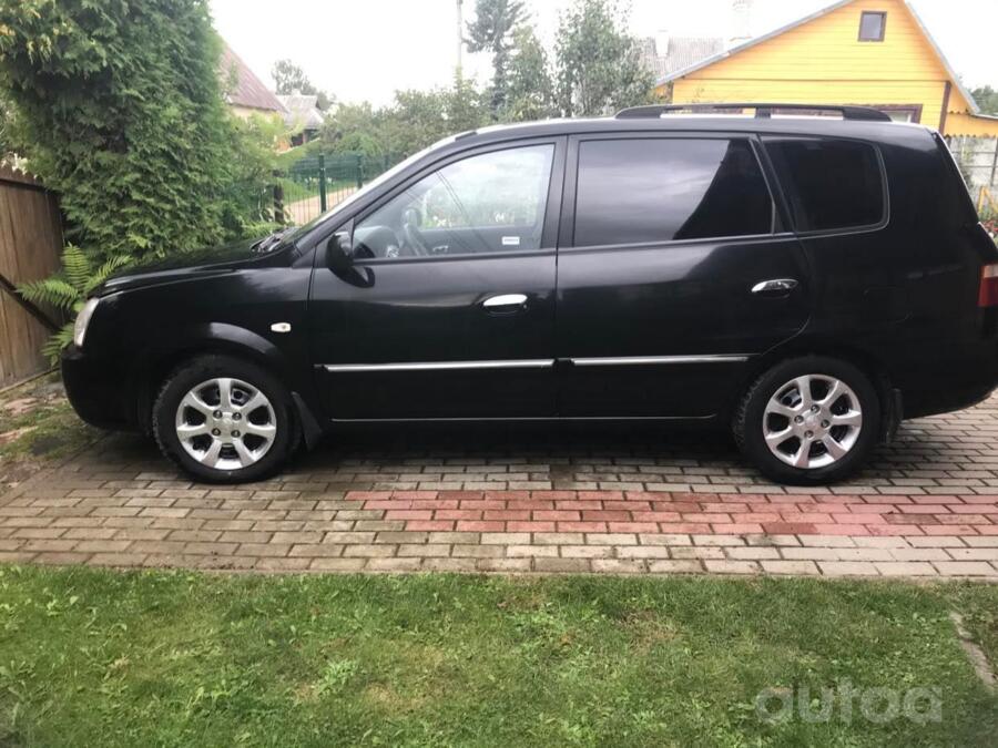 Kia Carens 2 generation Minivan