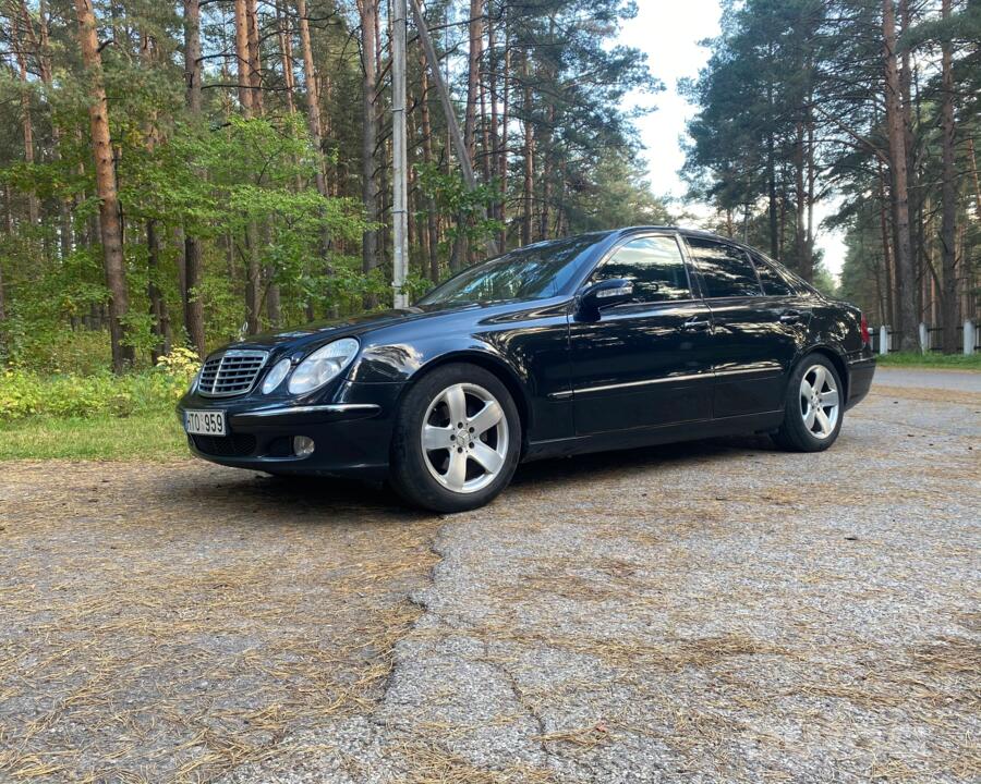 Mercedes-Benz E-Class W211 Sedan