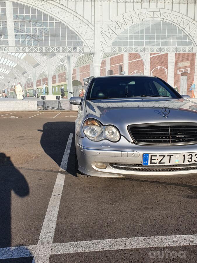 Mercedes-Benz C-Class W203/S203/CL203 Sedan