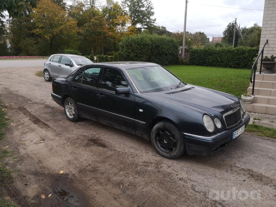 Mercedes-Benz E-Class W210 Sedan