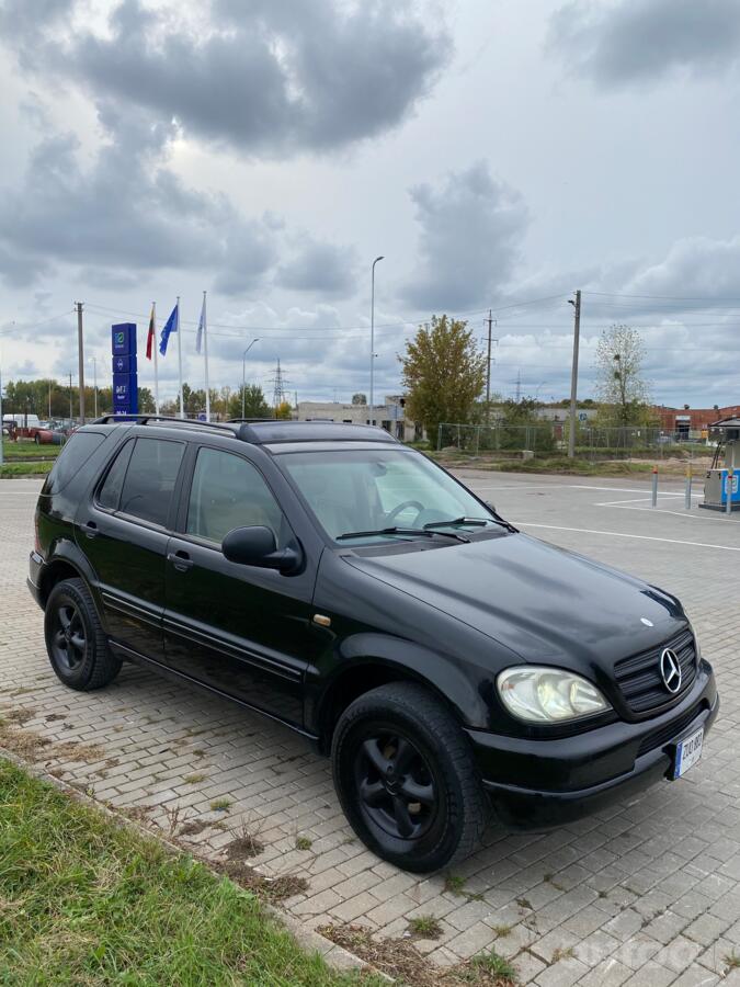 Mercedes-Benz M-Class W163 Crossover 5-doors