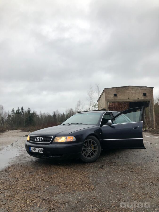 Audi A8 D2/4D Sedan 4-doors