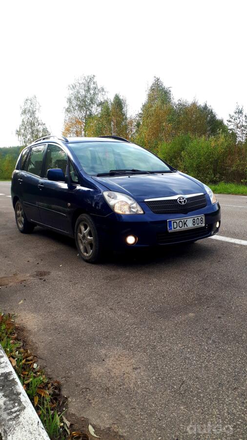 Toyota Corolla Verso 1 generation Minivan