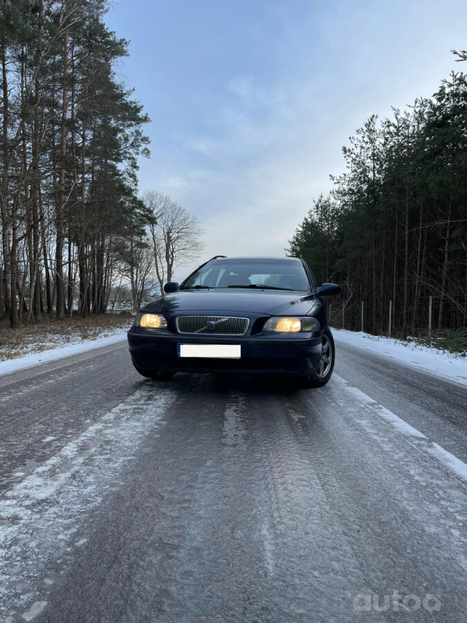 Volvo V70 2 generation wagon