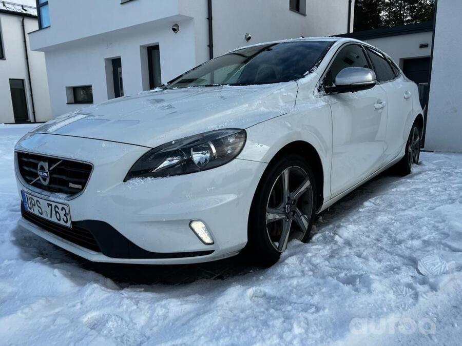 Volvo V40 2 generation Hatchback 5-doors