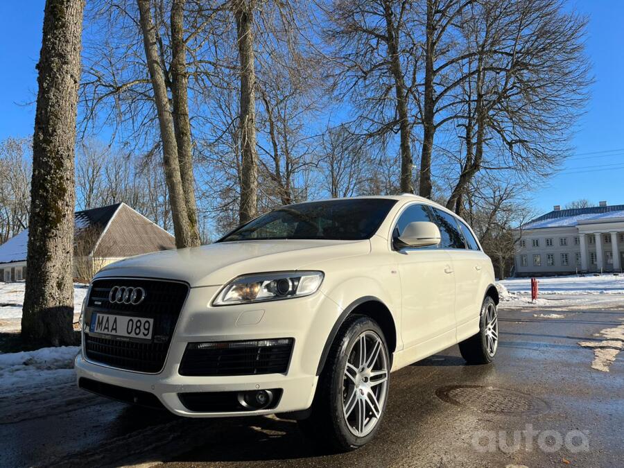 Audi Q7 4L Crossover