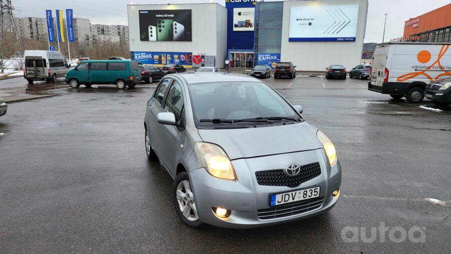 Toyota Yaris 2 generation