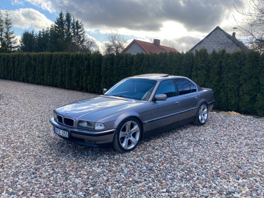BMW 7 Series E38 Sedan