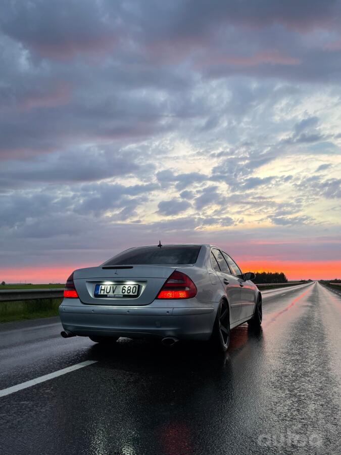 Mercedes-Benz E-Class W211 Sedan