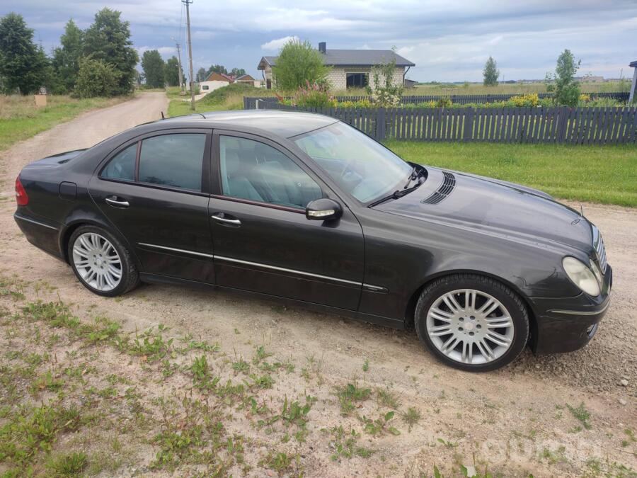 Mercedes-Benz E-Class W211 Sedan