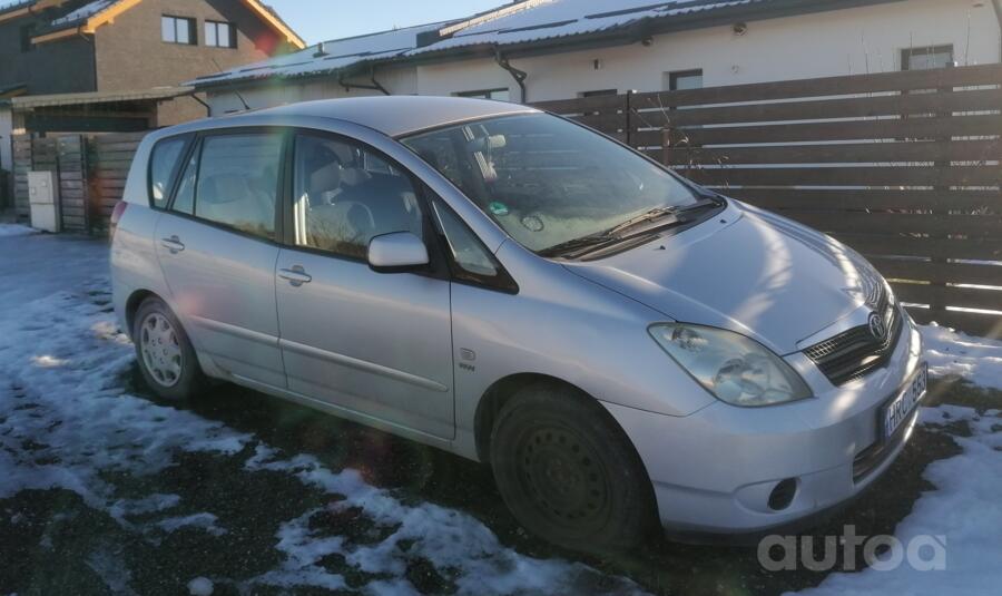 Toyota Corolla Verso 1 generation Minivan