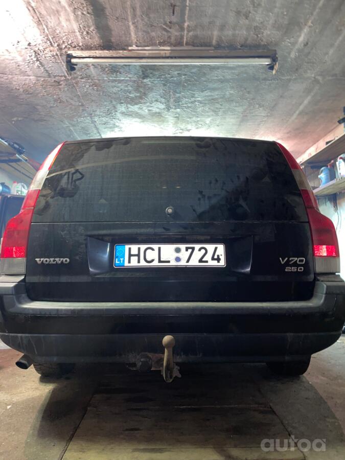 Volvo V70 2 generation wagon
