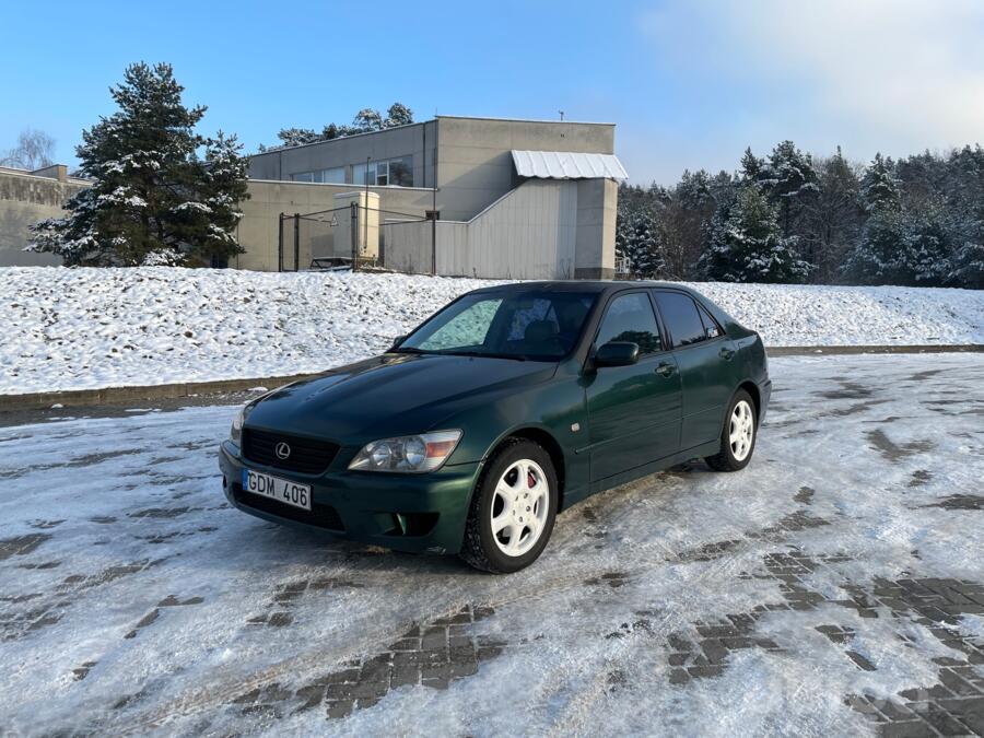 Lexus IS XE10 Sedan