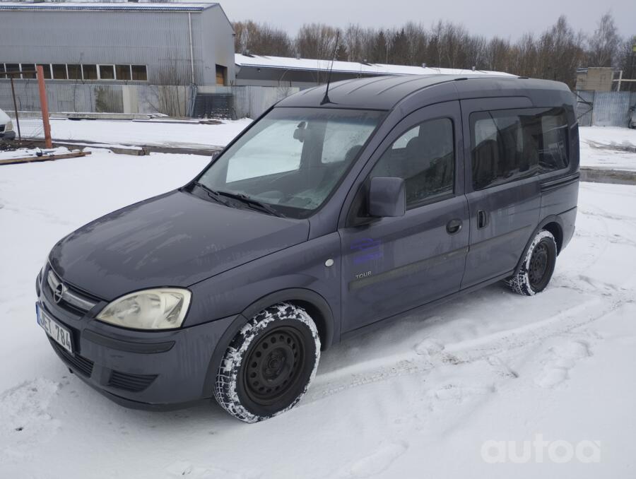 Opel Combo C Tour minivan