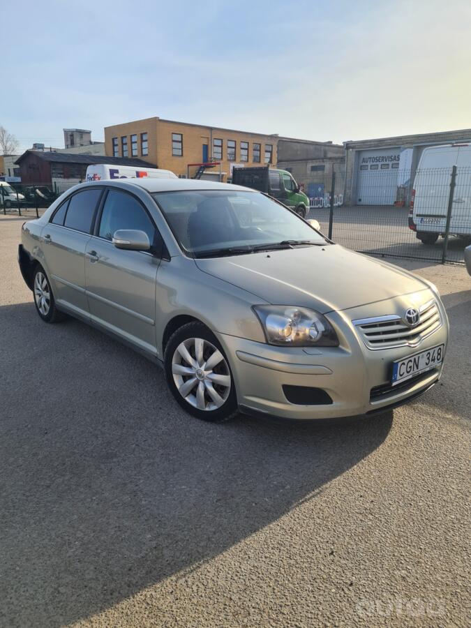 Toyota Avensis 2 generation Sedan