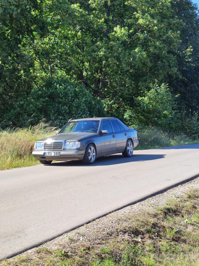 Mercedes-Benz E-Class W124 Sedan