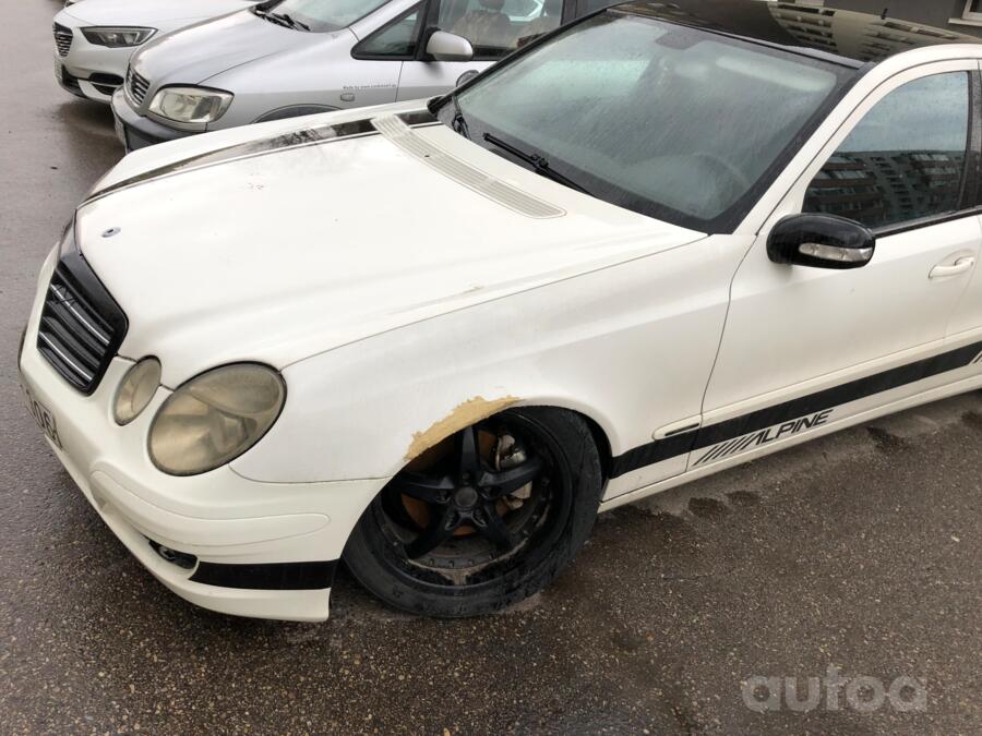 Mercedes-Benz E-Class W211 Sedan