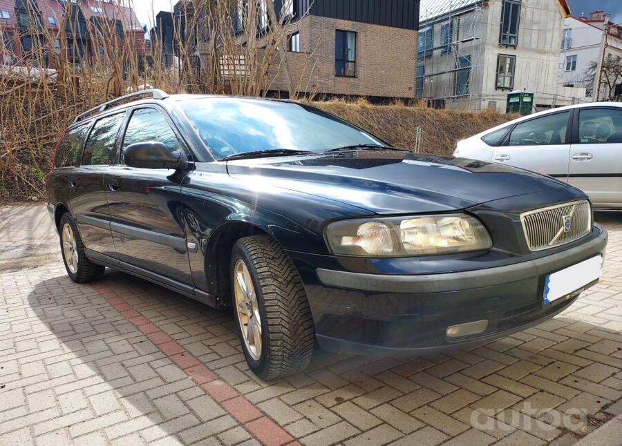 Volvo V70 2 generation wagon