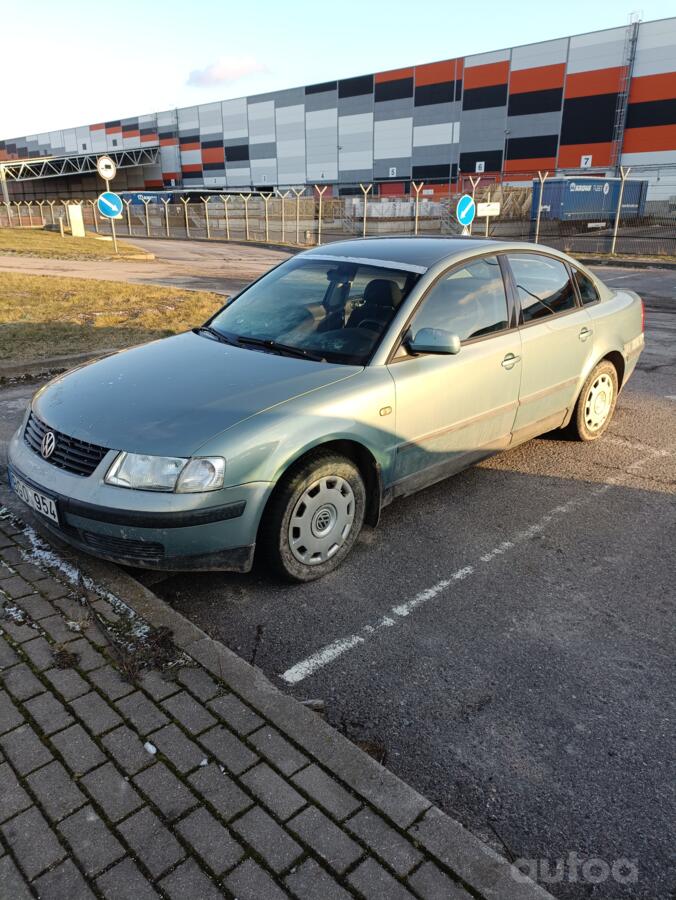 Volkswagen Passat B5 Sedan 4-doors