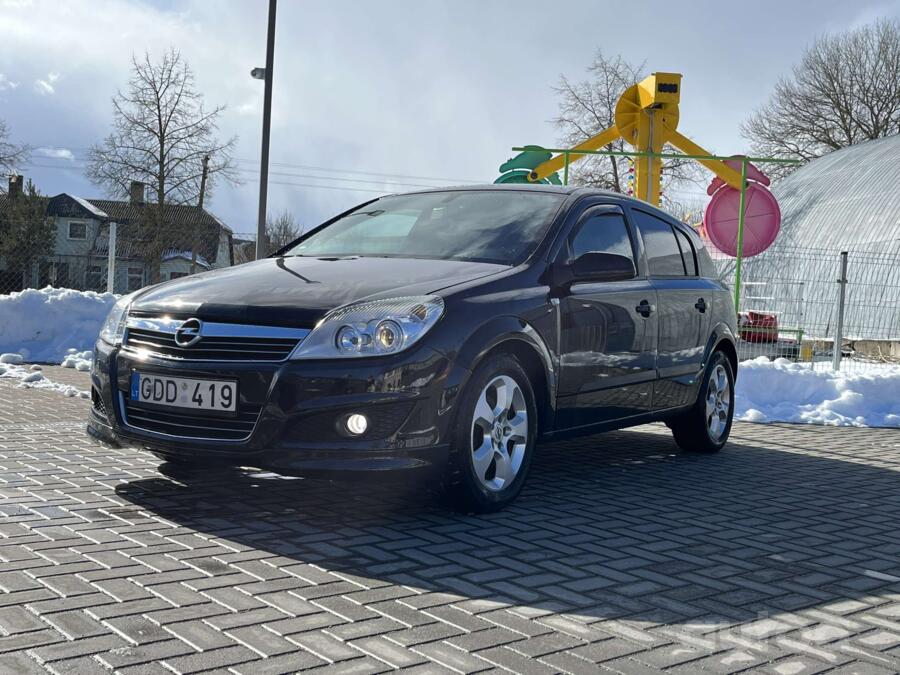 Opel Astra H Hatchback