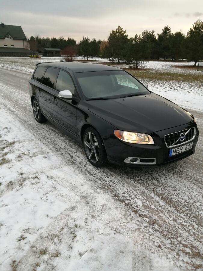 Volvo V70 3 generation wagon