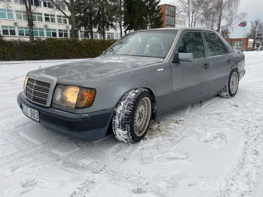 Mercedes-Benz W124 1 generation