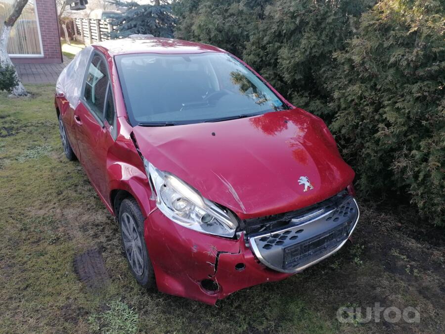Peugeot 208 1 generation Hatchback 5-doors