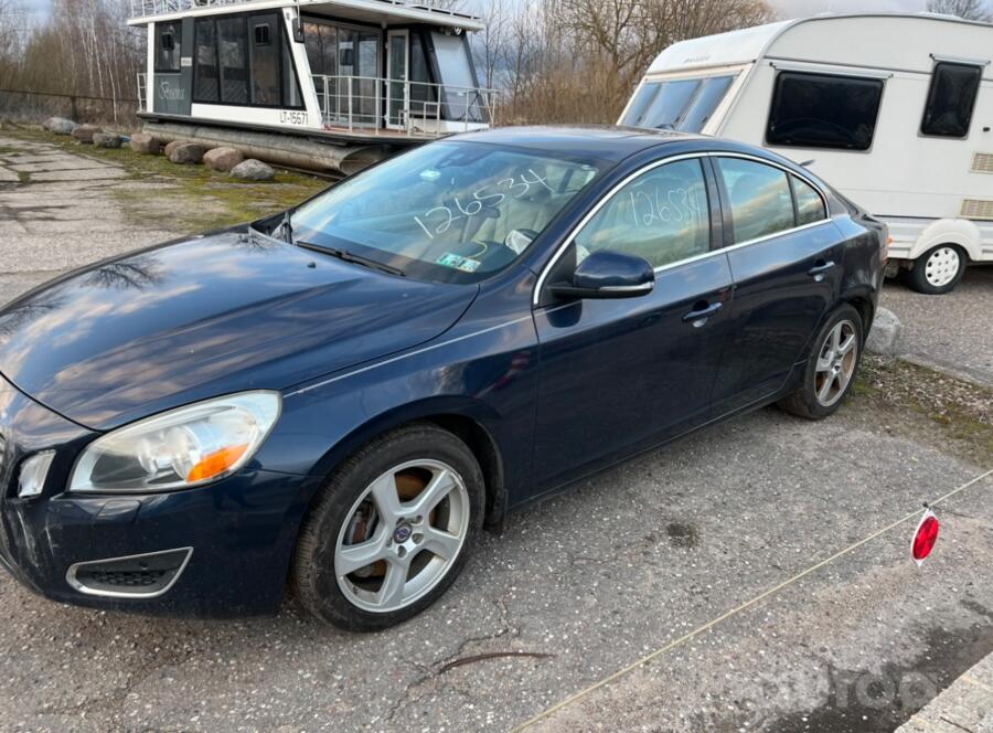 Volvo S60 2 generation Sedan