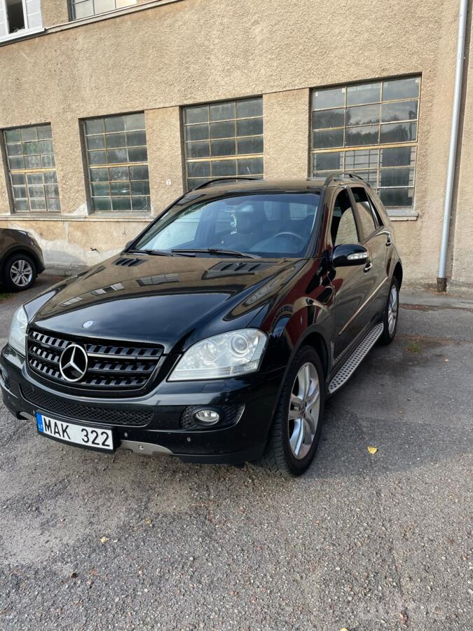 Mercedes-Benz M-Class W164 Crossover 5-doors