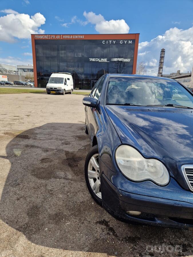 Mercedes-Benz C-Class W203/S203/CL203 Sedan