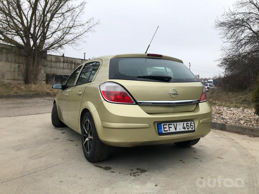 Opel Astra H Hatchback