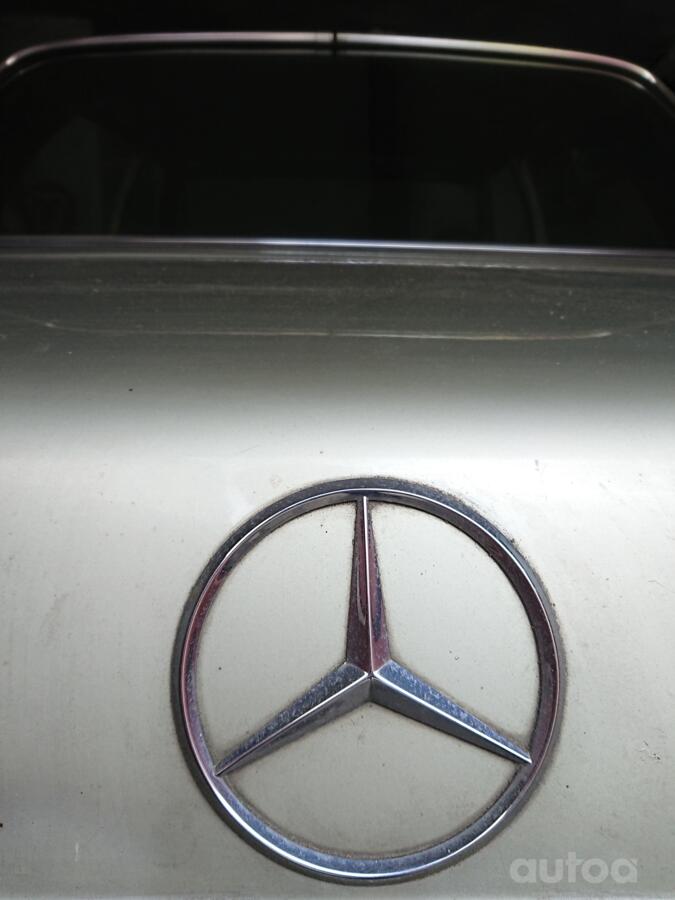 Mercedes-Benz W123 1 generation