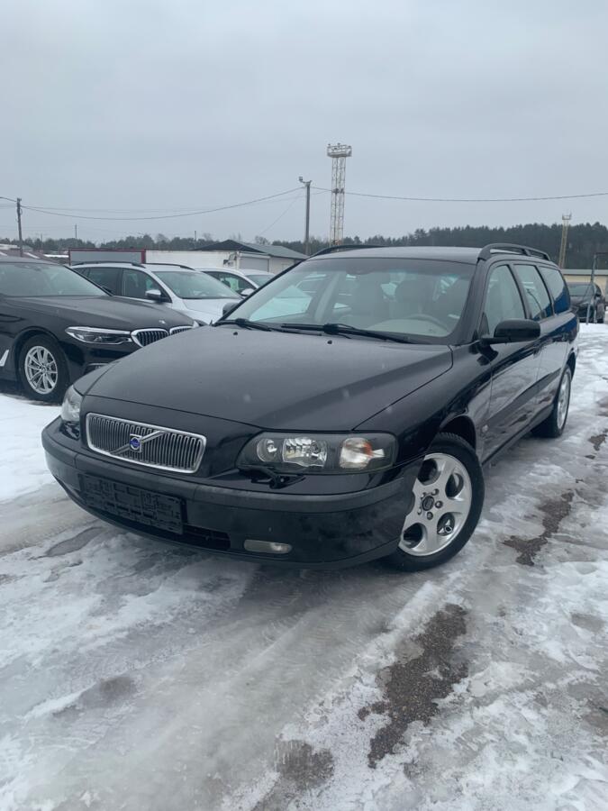Volvo V70 2 generation wagon