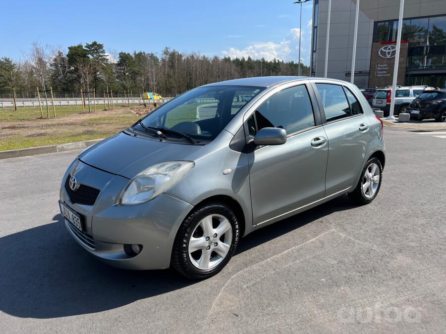 Toyota Yaris 2 generation