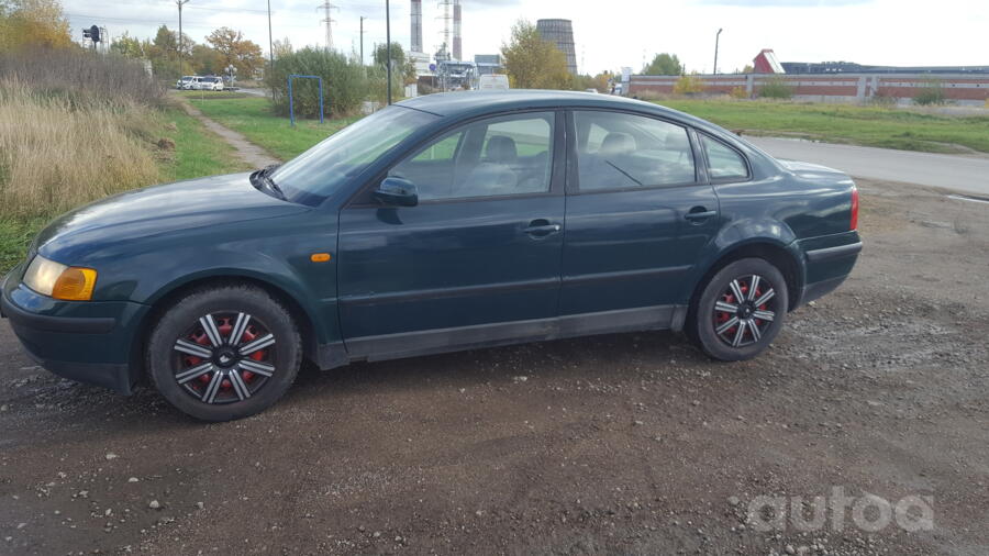 Volkswagen Passat B5 Sedan 4-doors